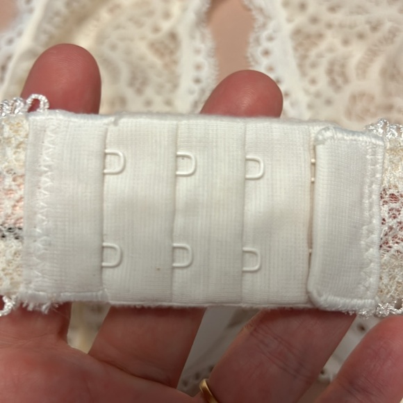 NWT Victoria’s Secret Dream Angels Cream Lace Unlined Demi Push-Up Halter Bra - Picture 4 of 6